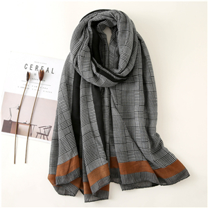 Small plaid pattern fringed cotton scarf