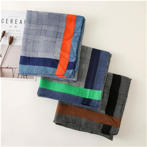 Small plaid pattern fringed cotton scarf
