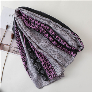 Wholesale geometric print tassel decorated cotton scarf