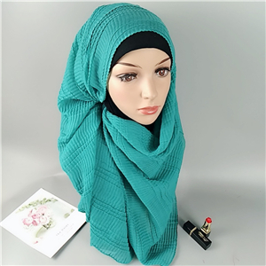 Wholesale solid color crumpled cotton muslim scarf