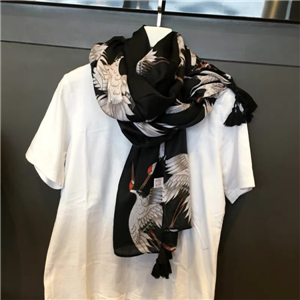 Wholesale crane printing warm cotton scarf