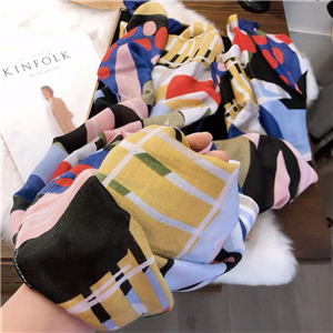 Wholesale geometric pattern fringed cotton scarf