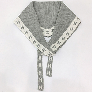 Letter pattern knitted warm triangle scarf