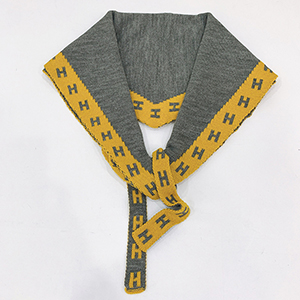 Letter pattern knitted warm triangle scarf
