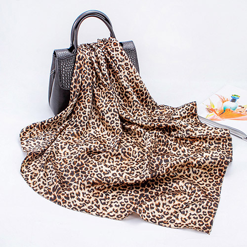 Wholesale 90cm printed leopard print square scarf
