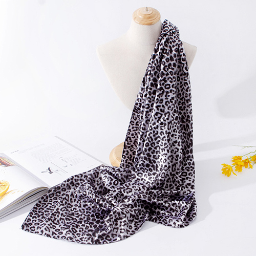 Wholesale 90cm printed leopard print square scarf