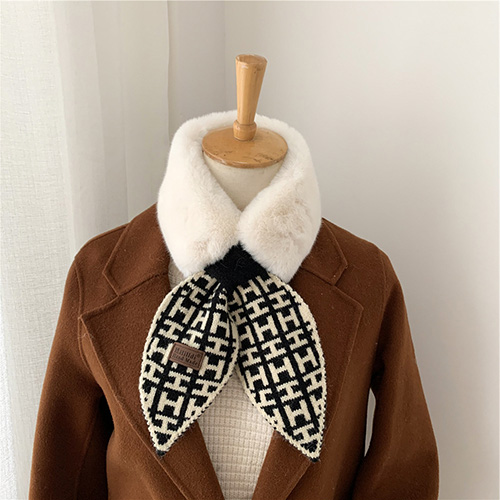 Wholesale plush stitching cross knit scarves