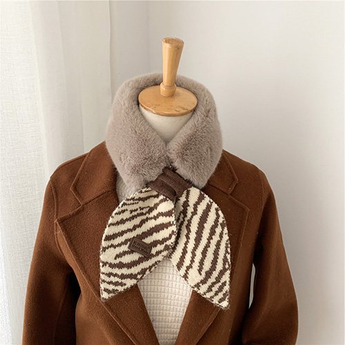 Wholesale plush stitching cross knit scarves
