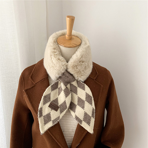 Wholesale plush stitching cross knit scarves