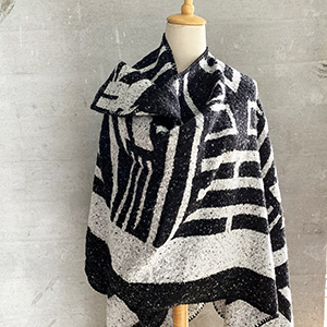 Bifurcated warm cashmere scarf
