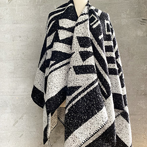 Bifurcated warm cashmere scarf