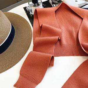 Ladies bow tie knitted scarf