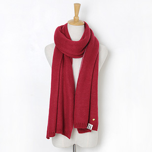 Winter knitted wool pineapple scarf