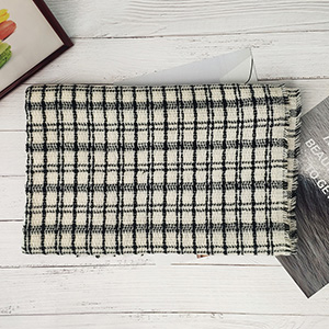 Thick knitted plaid scarf