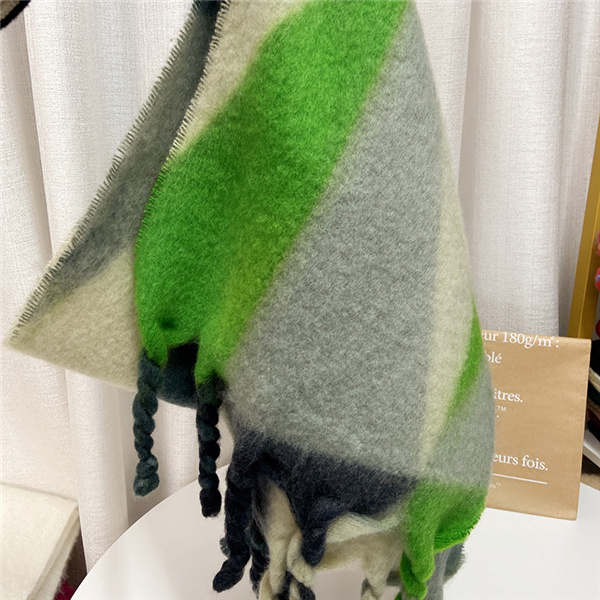 New geometric gradient mohair print fringed cashmere scarf