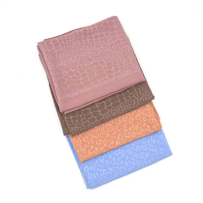 Popular leopard embossed pearl chiffon scarf and scarf are exclusively for wholesale