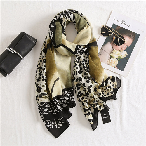 Cotton and linen Korean style leopard scarf fashion gauze long towel sunscreen beach towel shawl