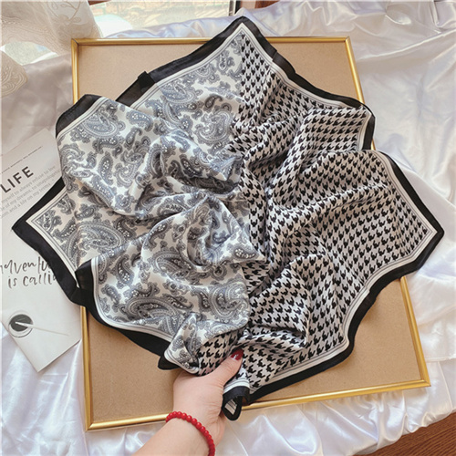 Explosive model silk scarf women wild print decorative scarf leopard green emeralds wholesale