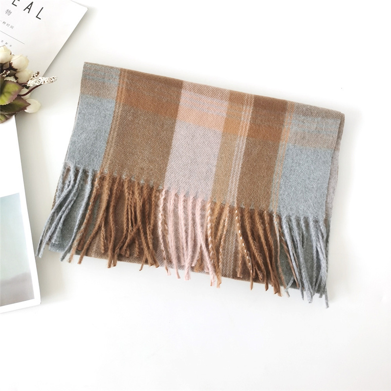 Wholesale classic Plaid shawl men scarf for lovers supplier
