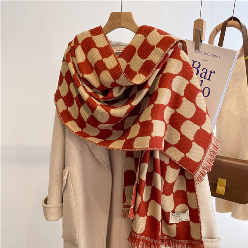 Autumn and winter black and white checkerboard scarf for female warmth lovers