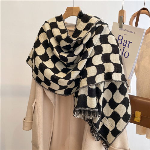 Autumn and winter black and white checkerboard scarf for female warmth lovers
