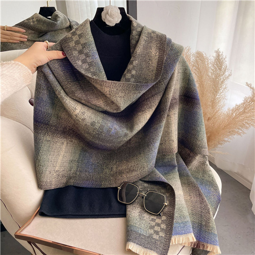 Wholesale of new cashmere scarves for women with thickened warm necklaces