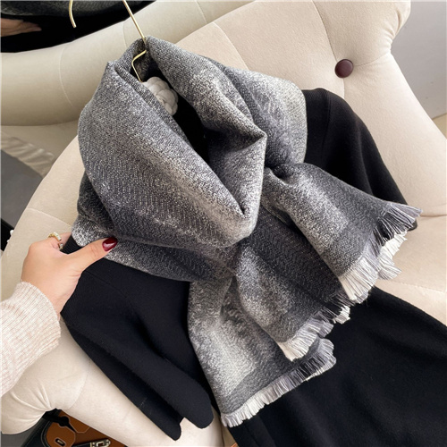 Wholesale of new cashmere scarves for women with thickened warm necklaces