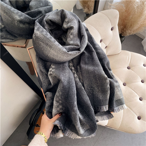 Wholesale of new cashmere scarves for women with thickened warm necklaces