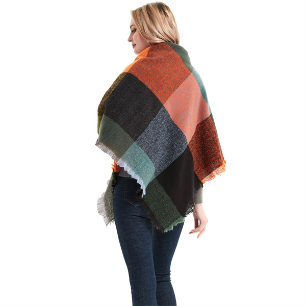Autumn and winter 2022 herringbone pattern small grid spiked square scarf split triangular scarf scarf