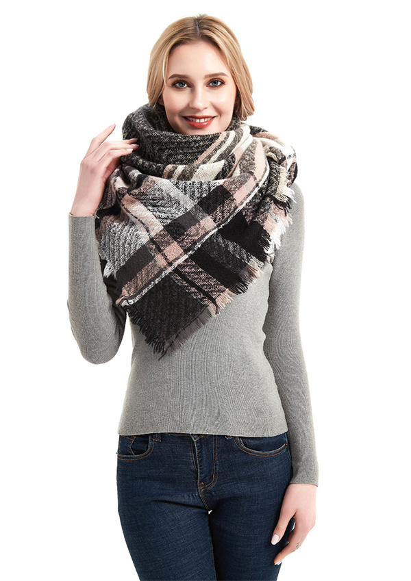 Autumn and winter 2022 herringbone pattern small grid spiked square scarf split triangular scarf scarf