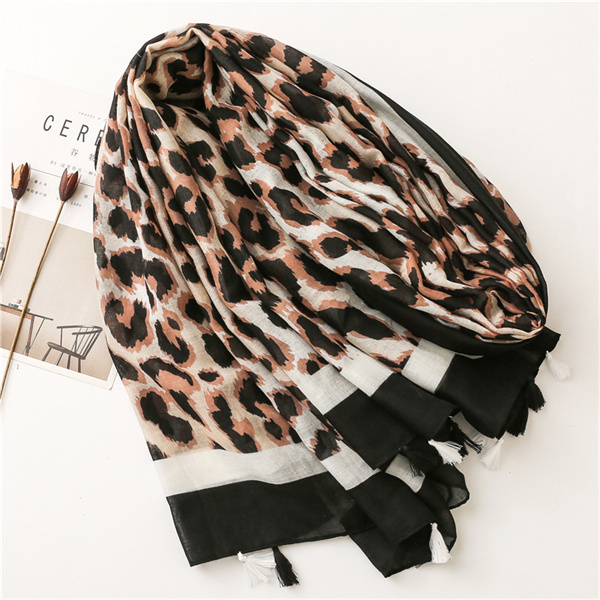 Spring and summer cotton linen scarf female frame leopard pattern tassel beach towel wholesale