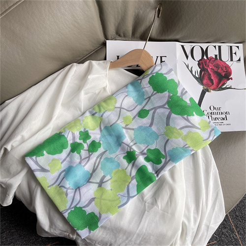 Versatile scarf scarf green halo dye contrast color cotton and linen scarf wholesale