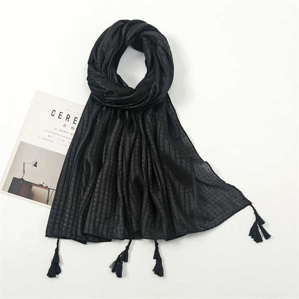 Solid color cotton linen tassel scarf fashion small lattice hot selling shawl headdress spot wholesale