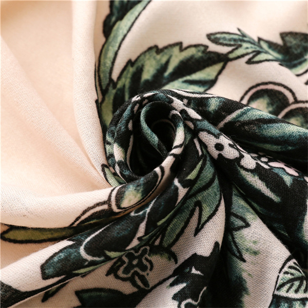 Versatile fashion cotton linen hand Scarf New Satin cotton beach towel wholesale