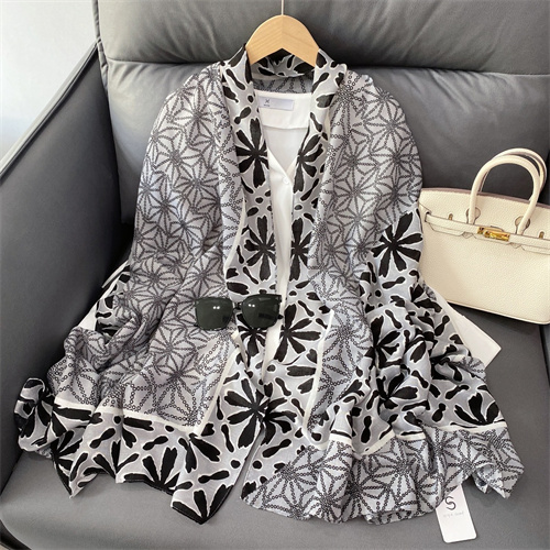 Geometric color matching printing scarf summer Qing new floret cotton linen sunscreen shawl