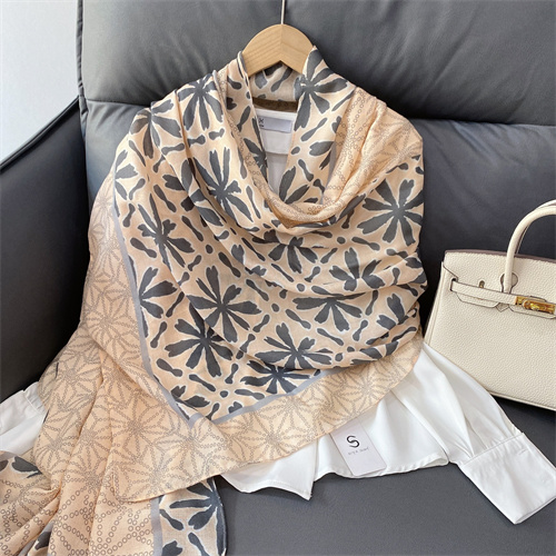 Geometric color matching printing scarf summer Qing new floret cotton linen sunscreen shawl