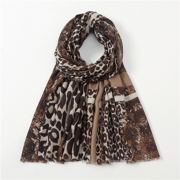 Classic leopard pattern patchwork warm shawl fashionable scarf for women wholesale