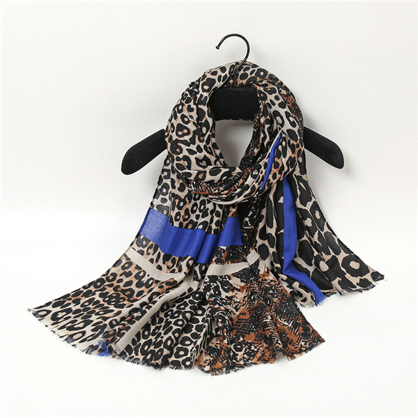 Classic leopard pattern patchwork warm shawl fashionable scarf for women wholesale
