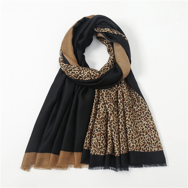 Classic leopard print sunscreen shawl Cross border fashion headband Womens satin cotton warm scarf