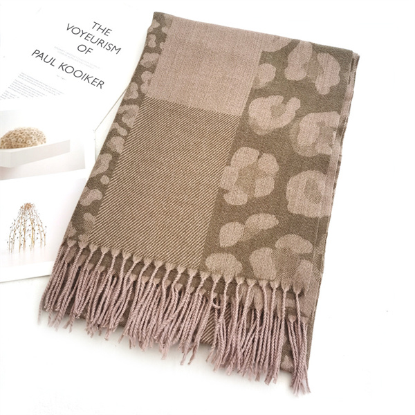 Autumn and winter new imitation cashmere scarf womens houndstooth tassel shawl leopard print scarf wholesale