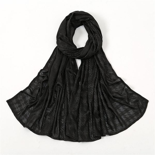 Houndstooth monochrome threaded cotton ladies bandana solid color fashion all season versatile shawl scarf