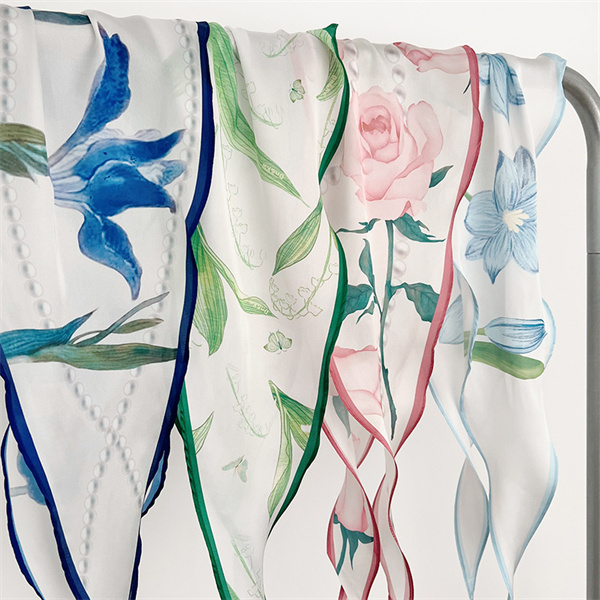 Diamond shaped small silk scarf woman sweet floral hairband tied bag wrapped silk neck scarf