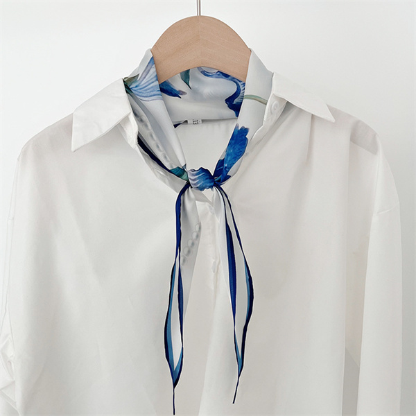 Diamond shaped small silk scarf woman sweet floral hairband tied bag wrapped silk neck scarf