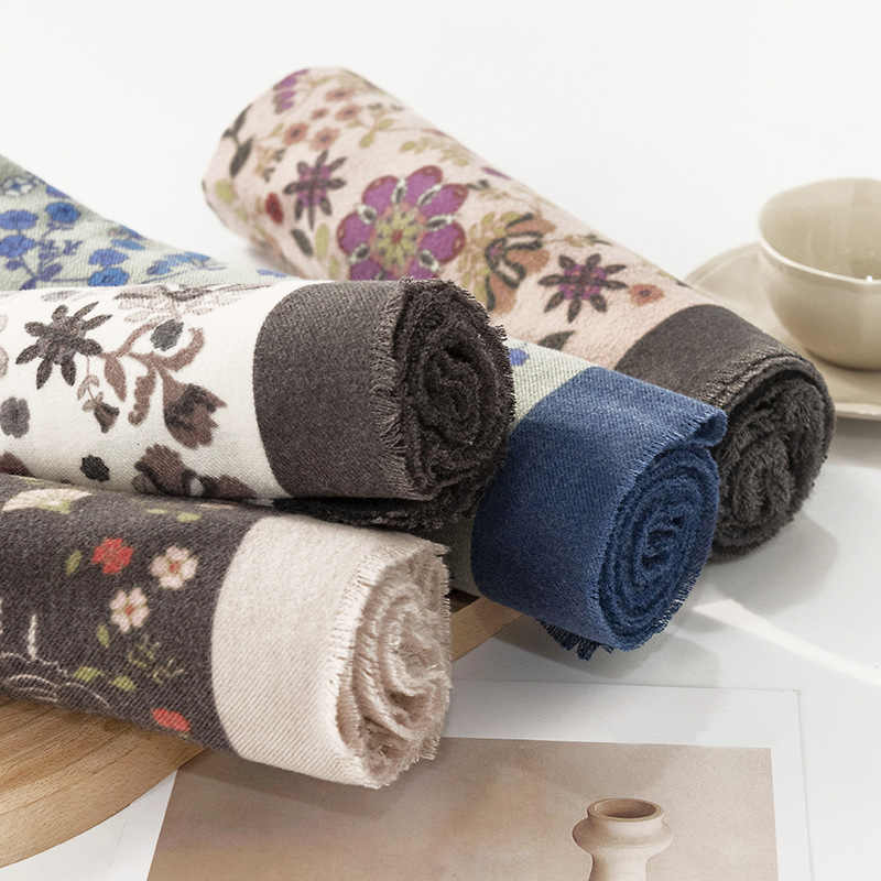 Small floral scarf Elegant and luxurious style printed imitation cashmere scarf Women warm and cold resistant scarf