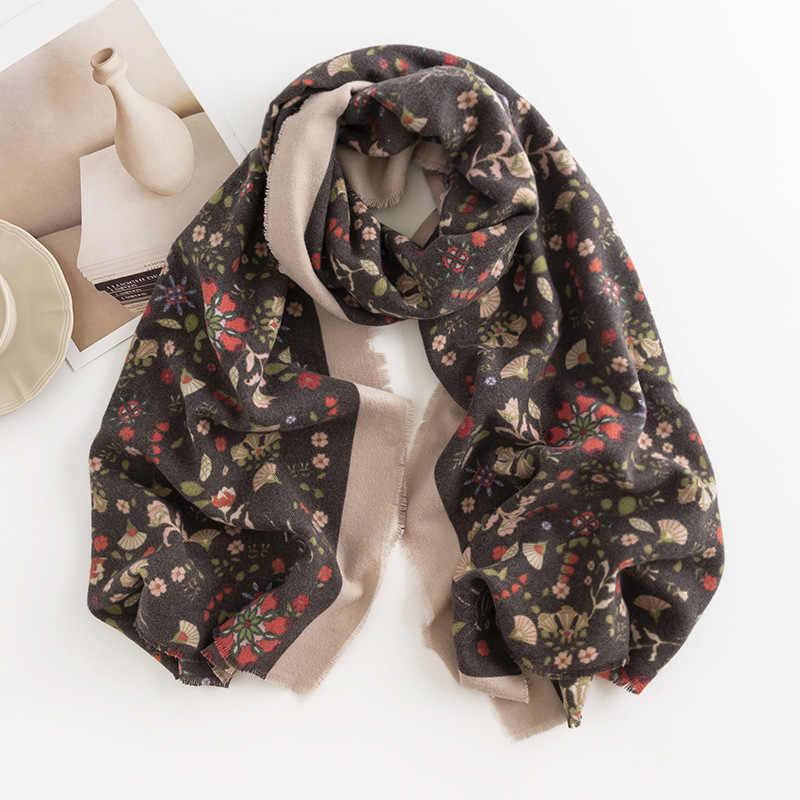 Small floral scarf Elegant and luxurious style printed imitation cashmere scarf Women warm and cold resistant scarf