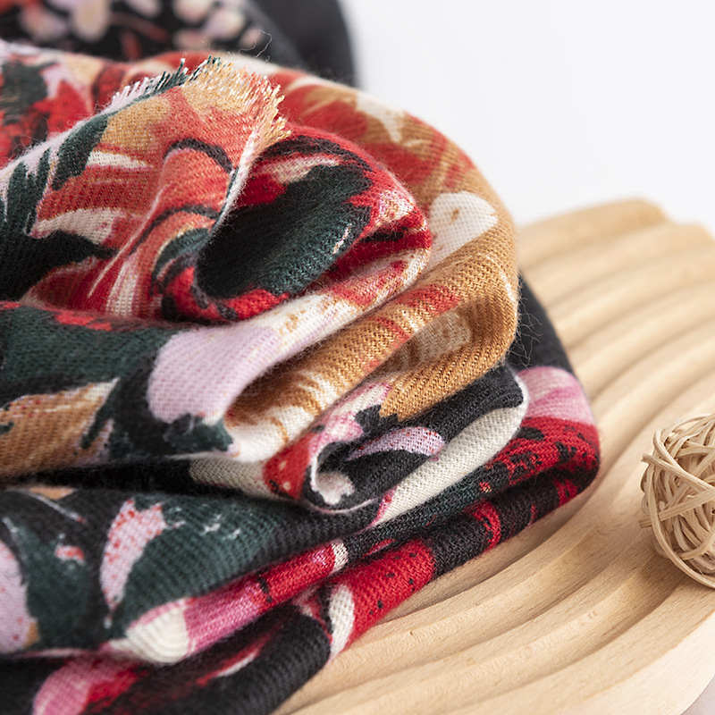 Scarf printed Chinese style camellia warm shawl  retro imitation cashmere neck protection cold protection scarf