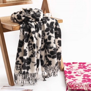 Printed Rose Imitation Cashmere Scarf New Autumn  Winter Versatile Neck Protection Cold Protection Scarf Fashion Elegant Warm Shawl