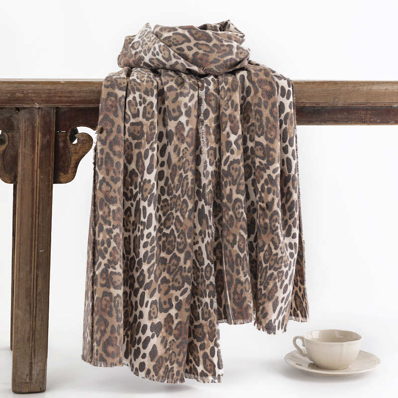Ethnic Leopard Pattern Short Tassel Woven Imitation Cashmere Brushed Scarf Warm Shawl Neck