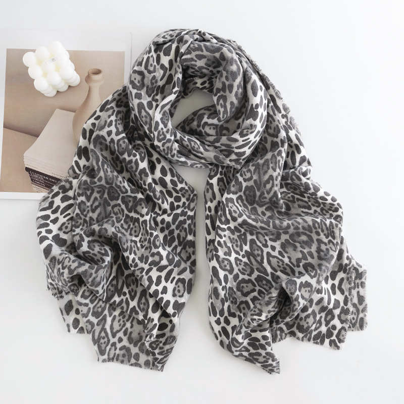 Ethnic Leopard Pattern Short Tassel Woven Imitation Cashmere Brushed Scarf Warm Shawl Neck