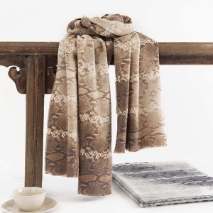 Street style snake patterned imitation cashmere scarf  warmth twill style short tassel shawl